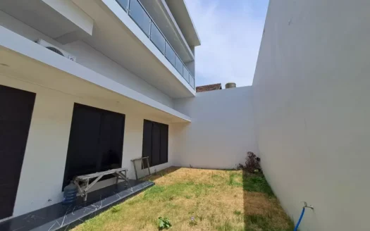 Rumah Mewah 2 Lantai Di Kediri