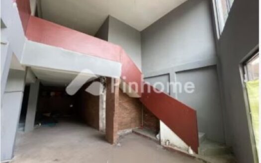 Sewa Ruko gandeng 2 Lantai, Pinggir Jalan di TB Simatupang, Tanjung Barat, Jagakarsa