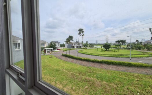 Rumah Royal Residence Surabaya Barat Minimalis View Bagus Langka