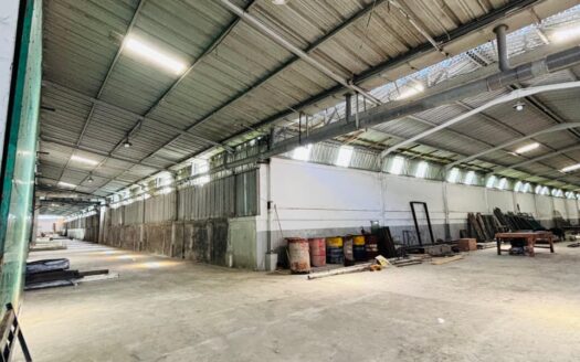 Gudang Terawat Siap Pakai Komplek Margomulyo Permai Harga Nego