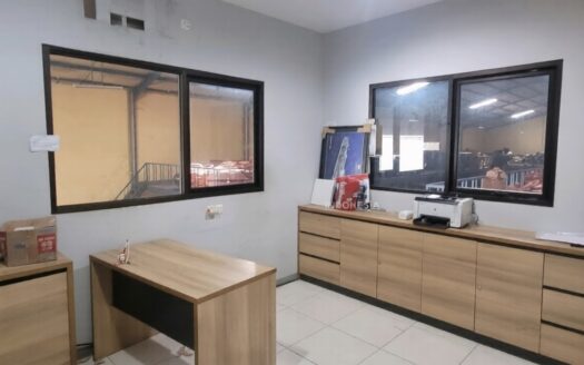 Gudang Langka 2 Lantai Komplek Margomulyo Jaya Luas Besar Surabaya Barat